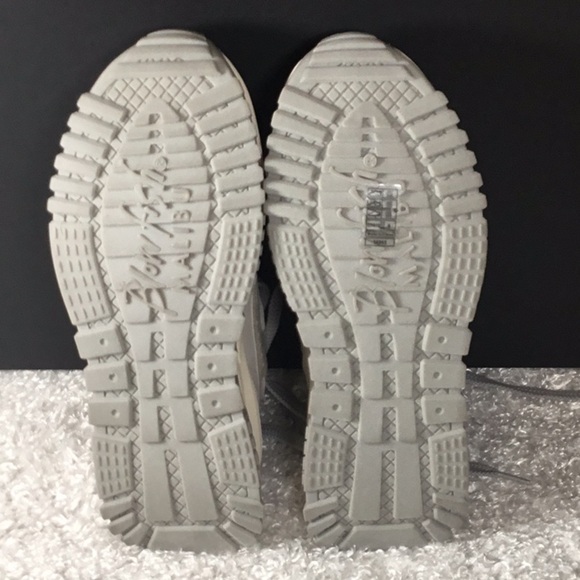 Blowfish Gray Sneakers with Platform Sole and Lace-Up Design - Picture 4 of 8